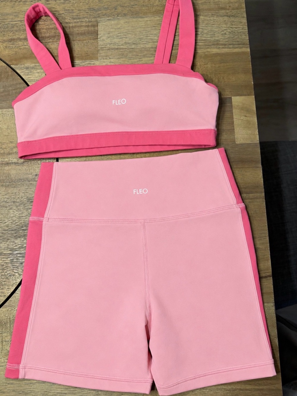 Fleo Two-Tone Pink Active Set - Light Pink with Hot Pink Trim